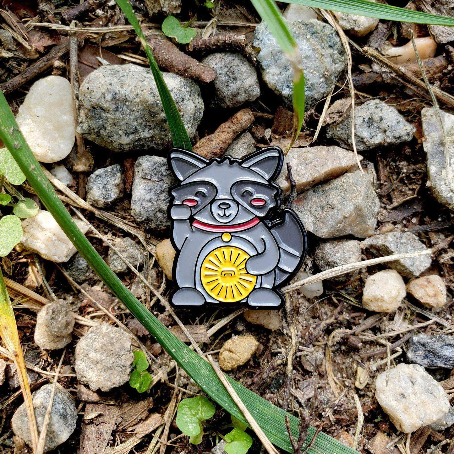 Lucky Raccoon - Enamel Pin